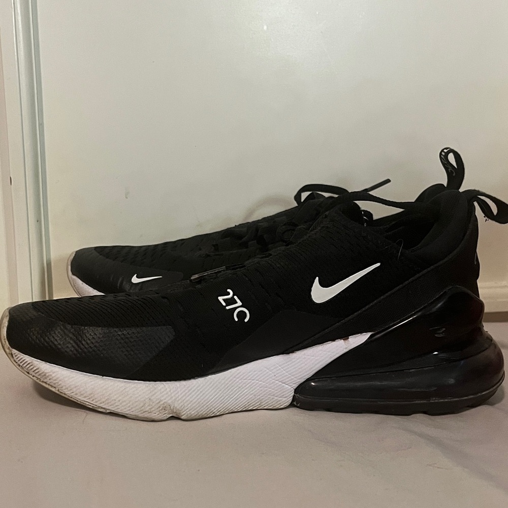Nike Woman’s Black and White Air Max 270 Sneakers